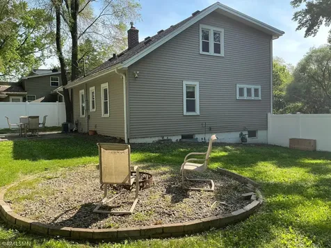 1762 Edgerton Street Maplewood MN 55117