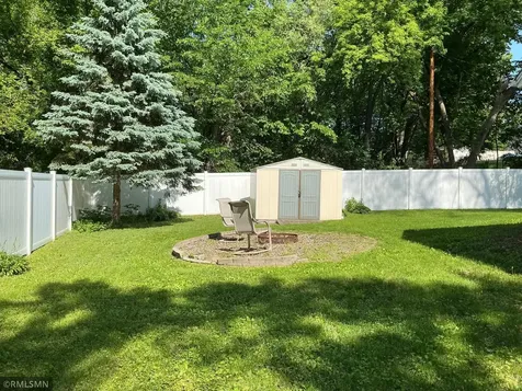 1762 Edgerton Street Maplewood MN 55117