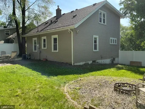 1762 Edgerton Street Maplewood MN 55117