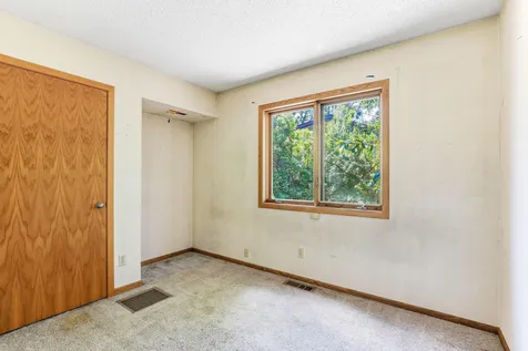 2219 Vivian Lane Saint Paul MN 55119
