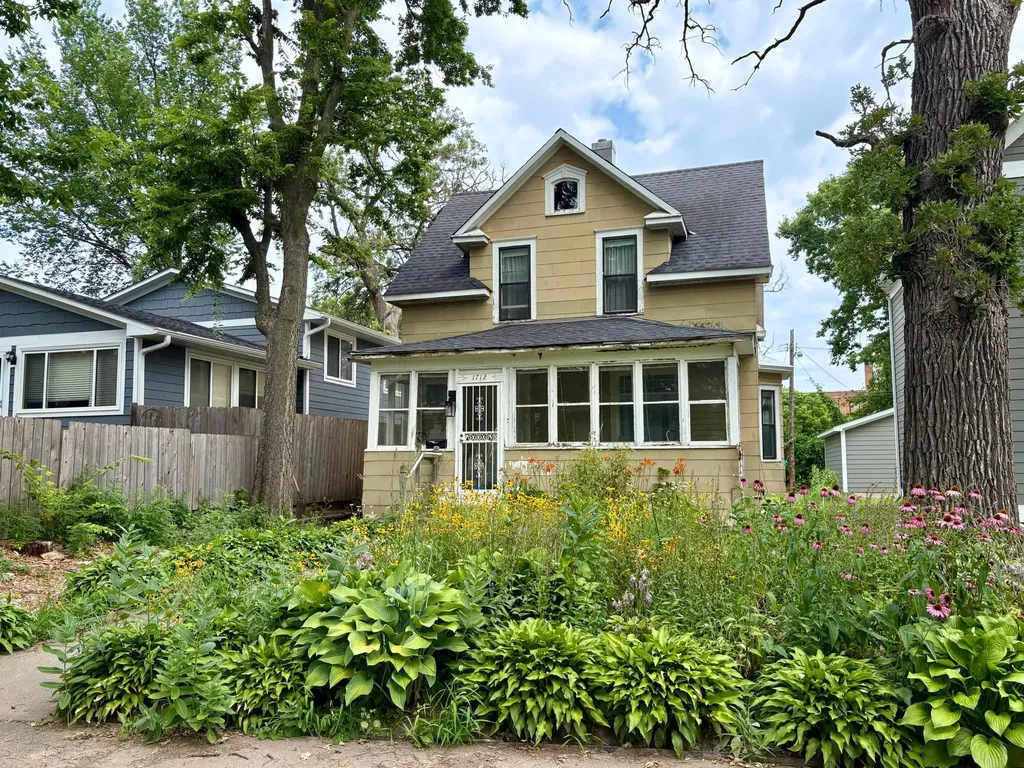 1712 8th Avenue N Minneapolis MN 55411