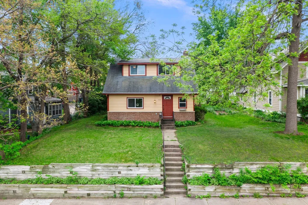 220 4th Avenue E Shakopee MN 55379