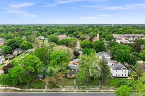220 4th Avenue E Shakopee MN 55379