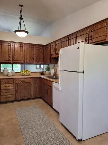 1585 S Bavarian Pass Fridley MN 55432