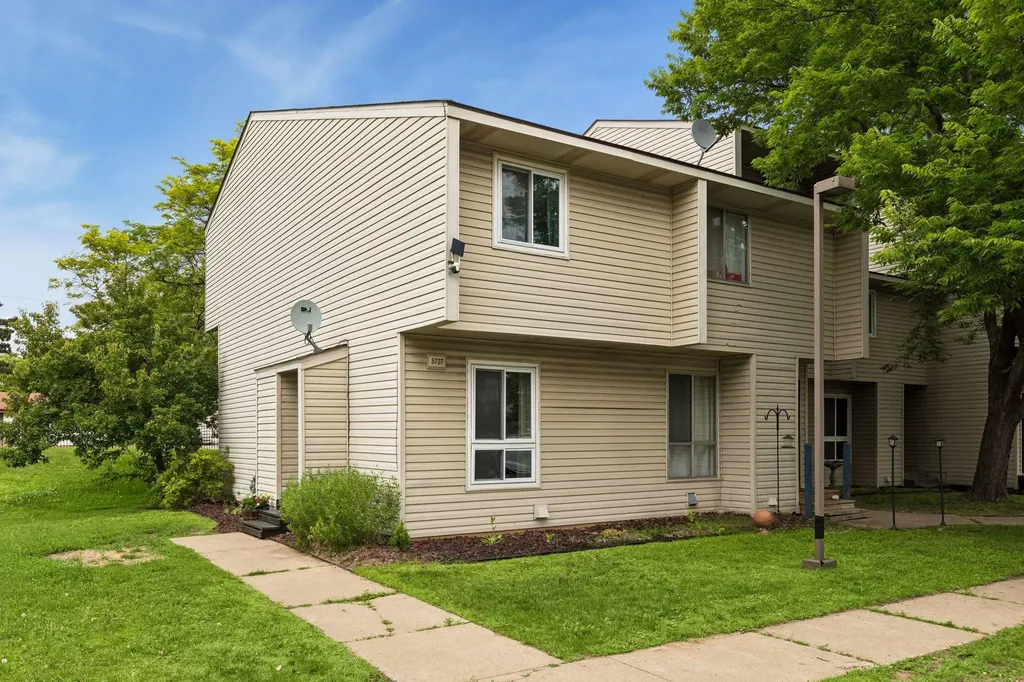 5737 80th Avenue N Brooklyn Park MN 55443