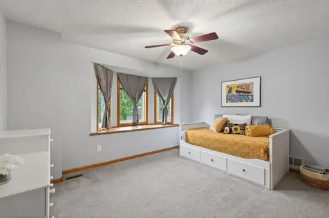 7855 Upper 26th Street N Oakdale MN 55128