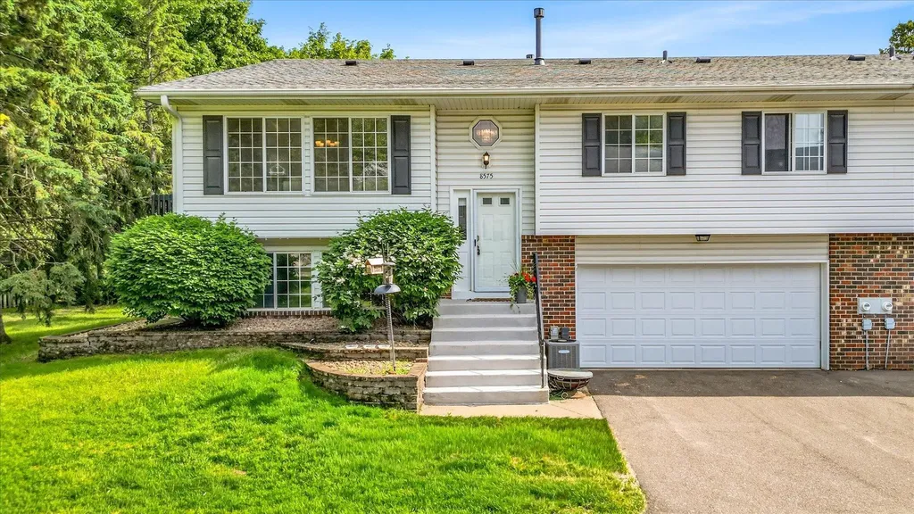 8575 Yalta Lane NE Circle Pines MN 55014