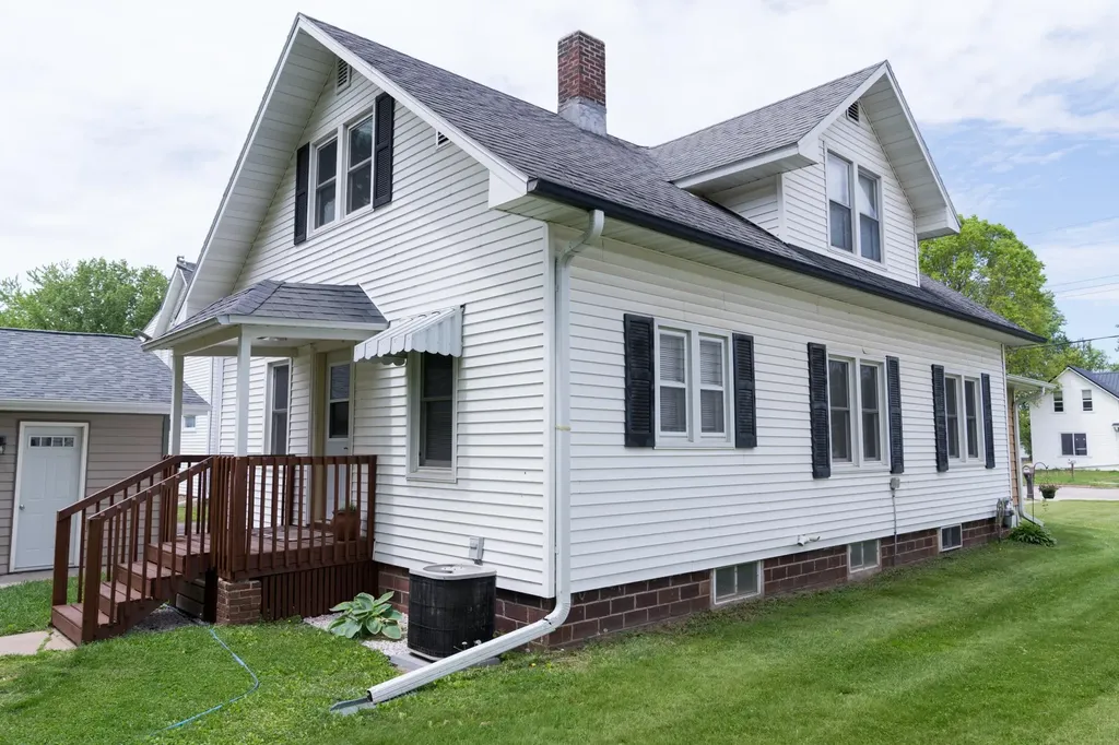 551 W Main Street Mondovi WI 54755