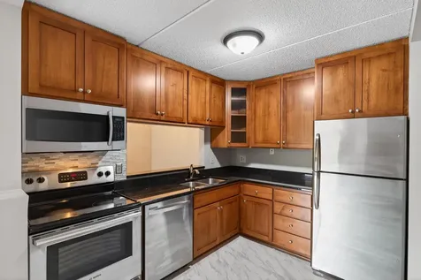 10501 Cedar Lake Road Minnetonka MN 55305