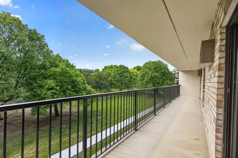 10501 Cedar Lake Road Minnetonka MN 55305