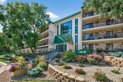 10501 Cedar Lake Road Minnetonka MN 55305
