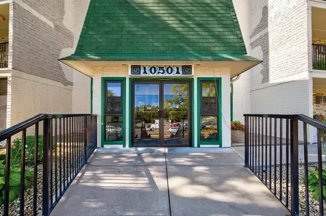 10501 Cedar Lake Road Minnetonka MN 55305