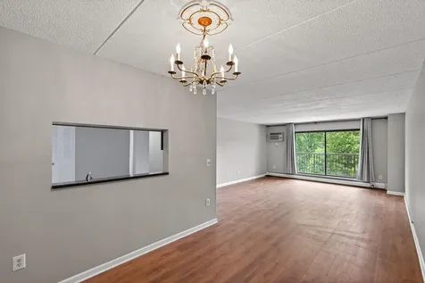 10501 Cedar Lake Road Minnetonka MN 55305