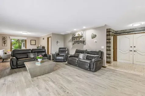 10110 Oak Shore Drive Lakeville MN 55044