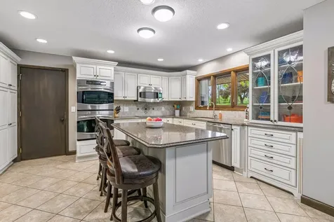 10110 Oak Shore Drive Lakeville MN 55044