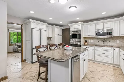 10110 Oak Shore Drive Lakeville MN 55044