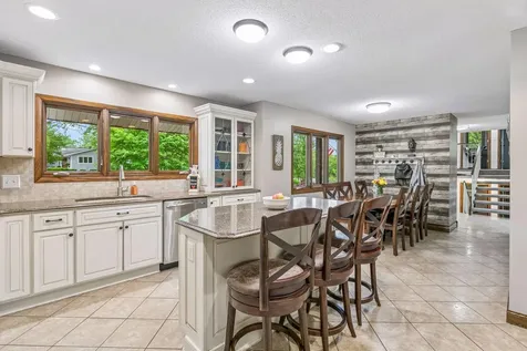 10110 Oak Shore Drive Lakeville MN 55044