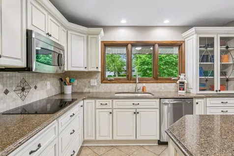 10110 Oak Shore Drive Lakeville MN 55044