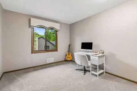 10110 Oak Shore Drive Lakeville MN 55044