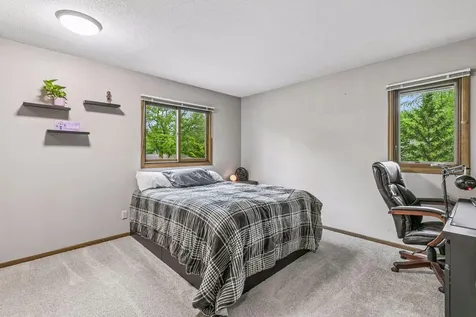10110 Oak Shore Drive Lakeville MN 55044
