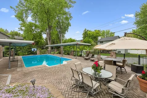 10110 Oak Shore Drive Lakeville MN 55044