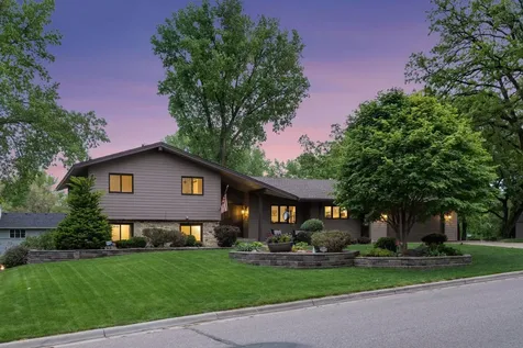 10110 Oak Shore Drive Lakeville MN 55044