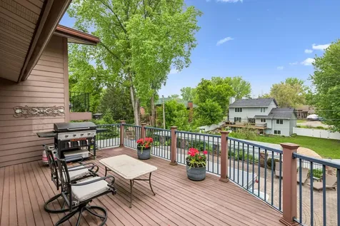 10110 Oak Shore Drive Lakeville MN 55044