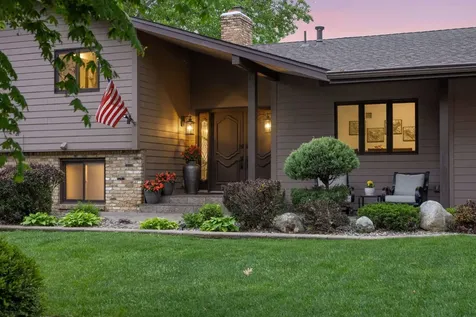 10110 Oak Shore Drive Lakeville MN 55044