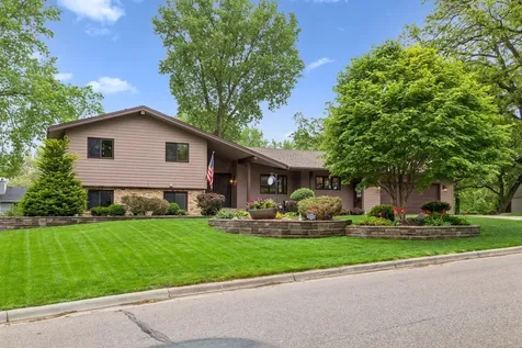 10110 Oak Shore Drive Lakeville MN 55044