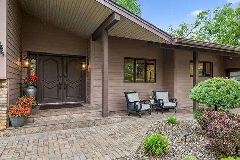 10110 Oak Shore Drive Lakeville MN 55044