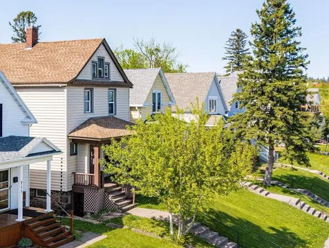 713 E 7th Street Duluth MN 55805