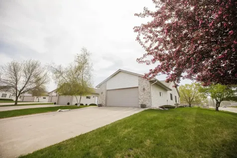 2 Line Drive Morris MN 56267