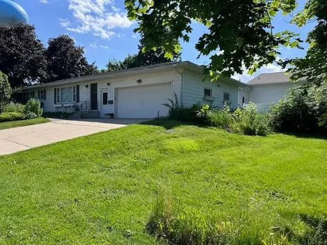 207 N Pine Street Caledonia MN 55921