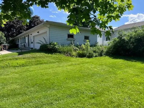 207 N Pine Street Caledonia MN 55921