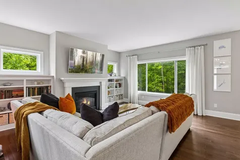 3224 Symphony Court Chaska MN 55318