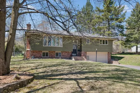 1501 Woodbury Lane Duluth MN 55803