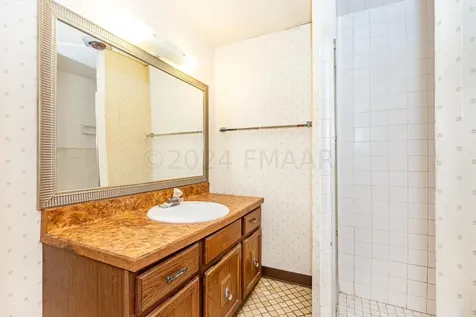 1454 10th Street N Fargo ND 58102