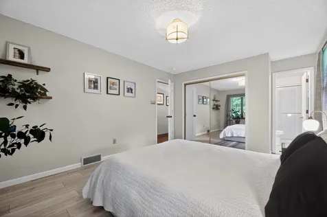 7191 Frontier Trail Chanhassen MN 55317