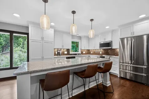 7191 Frontier Trail Chanhassen MN 55317