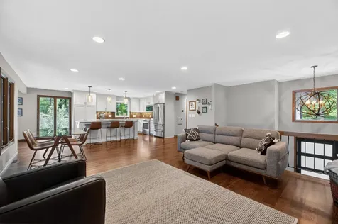 7191 Frontier Trail Chanhassen MN 55317