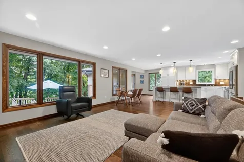 7191 Frontier Trail Chanhassen MN 55317