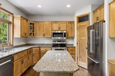 3362 Charleston Drive Woodbury MN 55129