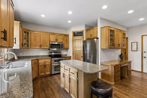 3362 Charleston Drive Woodbury MN 55129