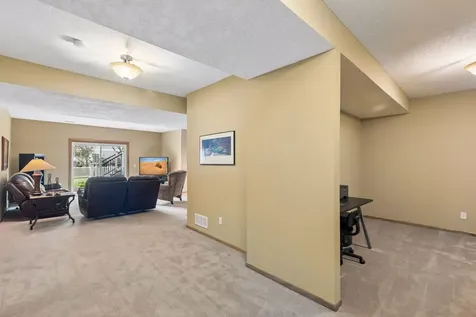 3362 Charleston Drive Woodbury MN 55129