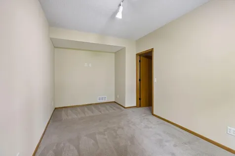 3362 Charleston Drive Woodbury MN 55129