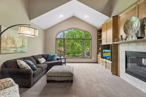 3362 Charleston Drive Woodbury MN 55129