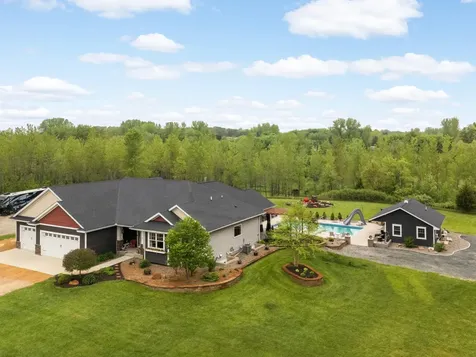 8662 240th Street E Lakeville MN 55044
