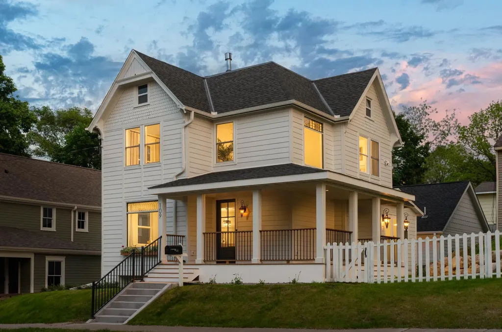 109 Pine Street E Stillwater MN 55082