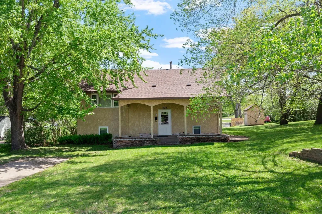820 Ashland Street S Cambridge MN 55008