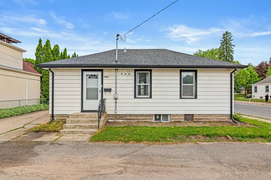 2843 Mckinley Street NE Minneapolis MN 55418